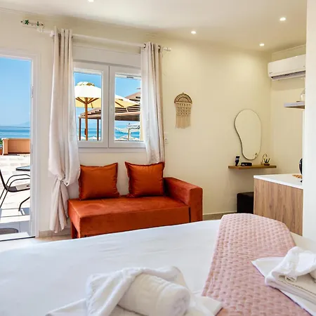 Ξενοδοχείο με διαμερίσματα Waterside Λιμενάρια