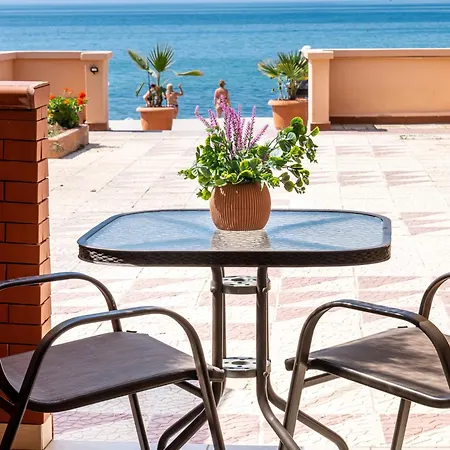 Waterside Λιμενάρια