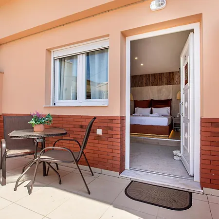 Ξενοδοχείο με διαμερίσματα Waterside Λιμενάρια